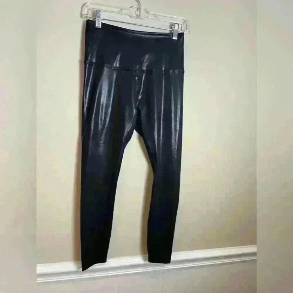 Beyond Yoga 7/8 pearlized leggings - Picture 3 of 7